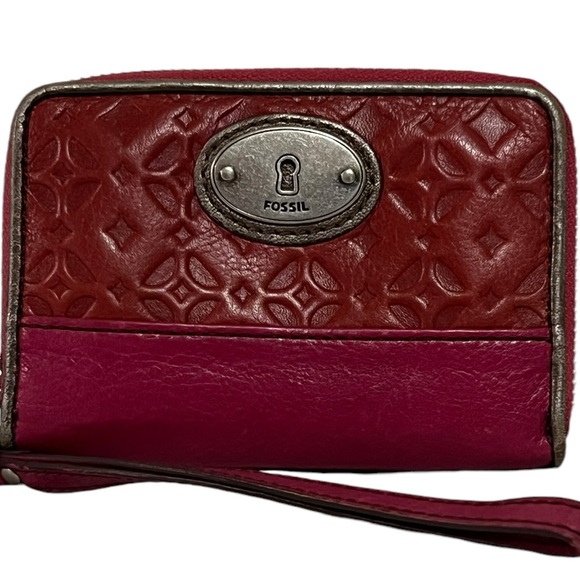 FOSSIL Multi Zip Around Embossed Leather Wristlet Wallet Red/Pink - Picture 3 of 13